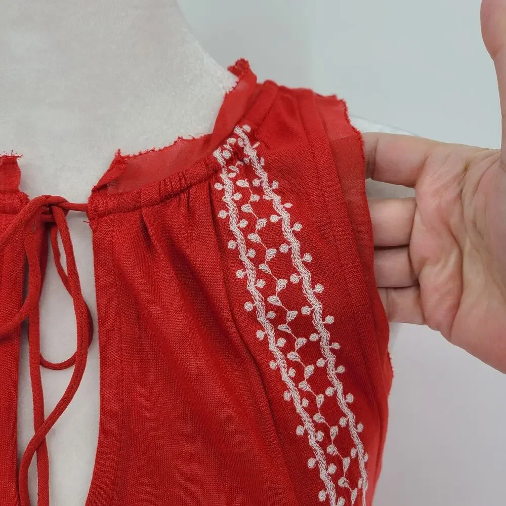 Anthropologie Embroidered Tank Top Small‎ Red Keyhole Bohemian Festive Paisley